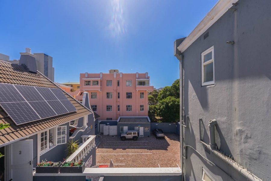 3 Bedroom Property for Sale in Sea Point Western Cape